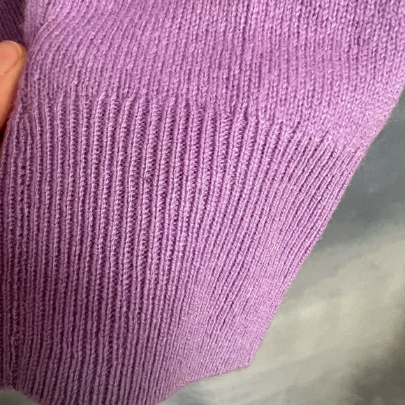 Gorgeous 100% Cashmere crew neck sweater sz M purple/lavender from Nordstrom NWT - Picture 4 of 7
